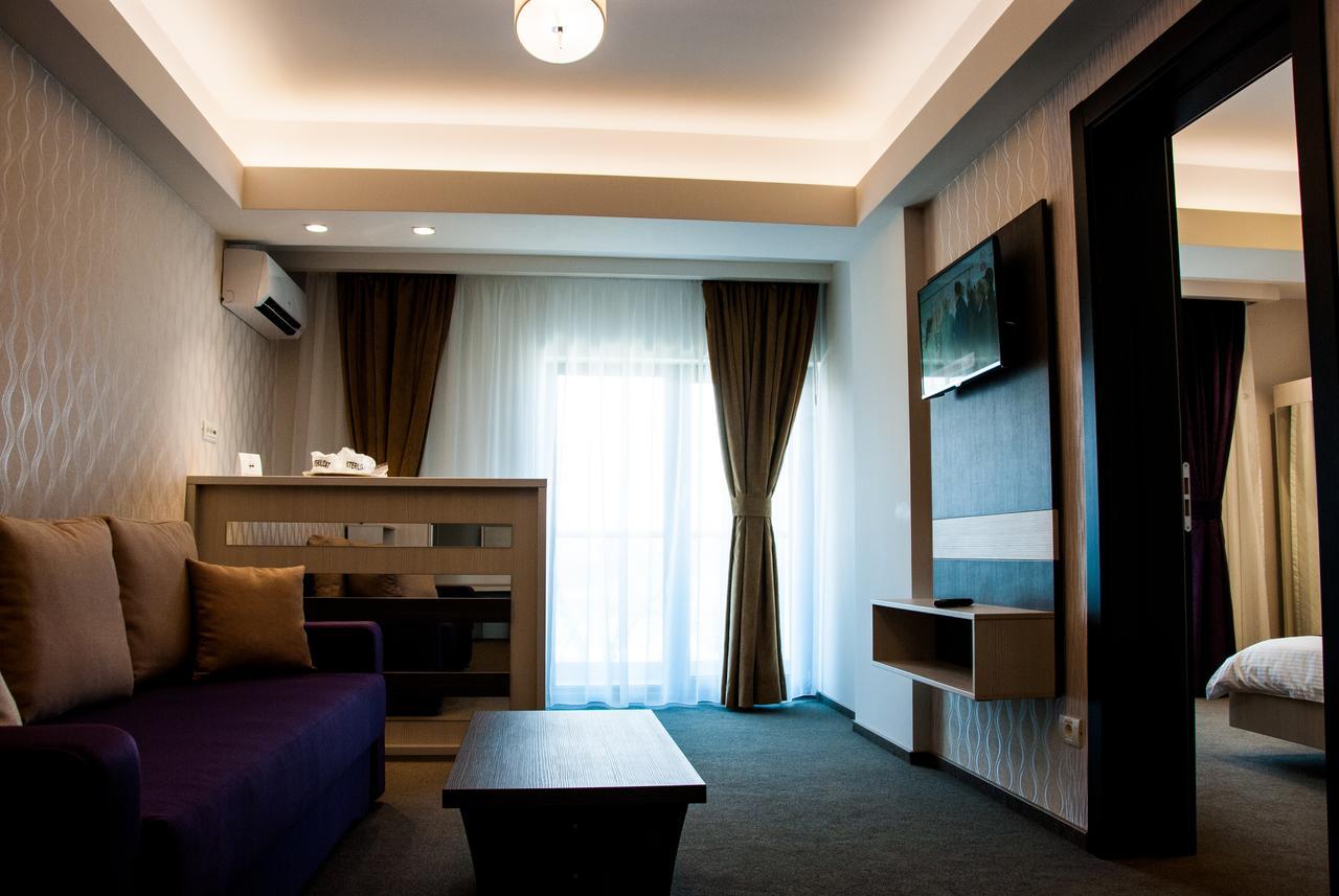 Hotel Milano Blue Mamaja Zewnętrze zdjęcie