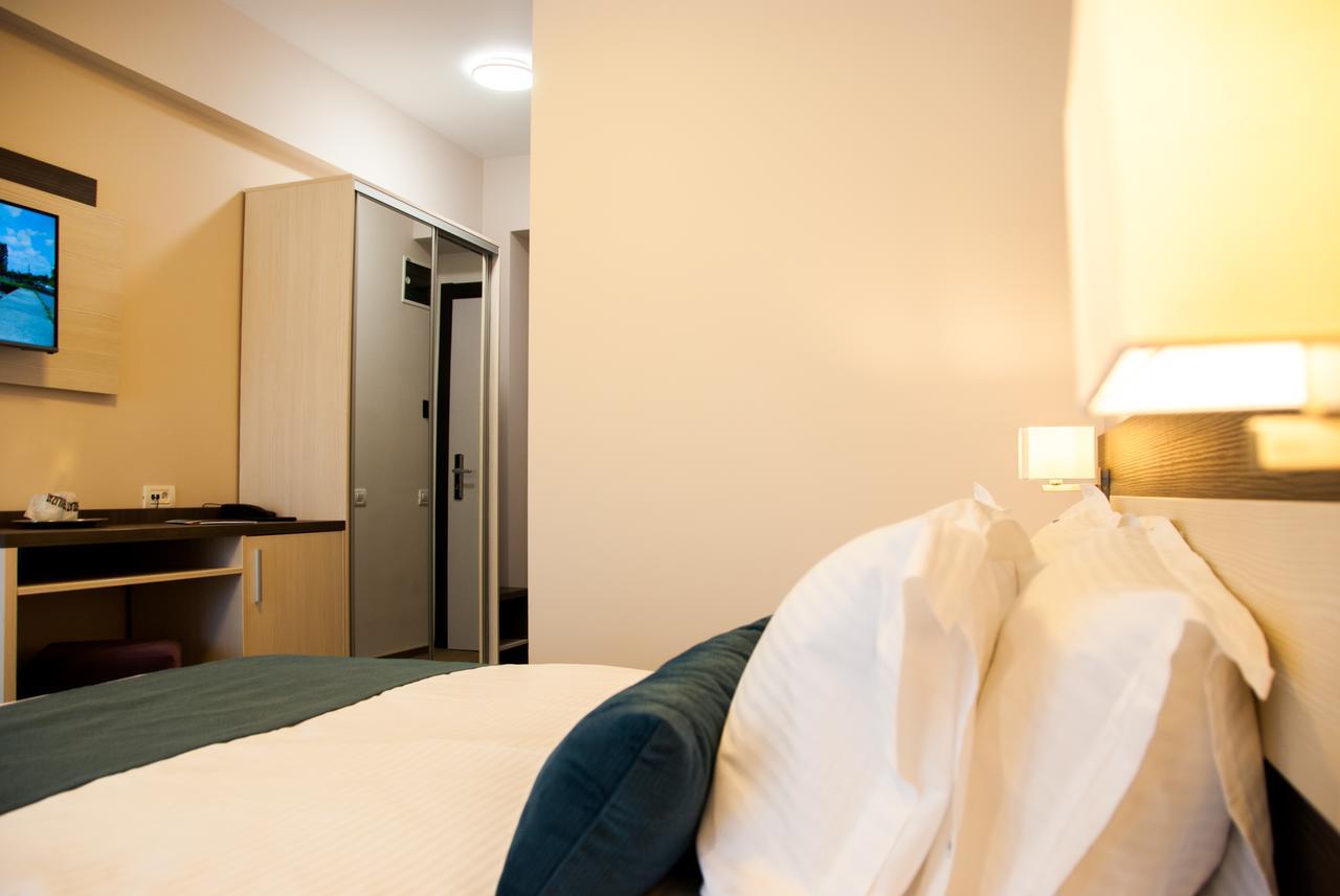 Hotel Milano Blue Mamaja Zewnętrze zdjęcie