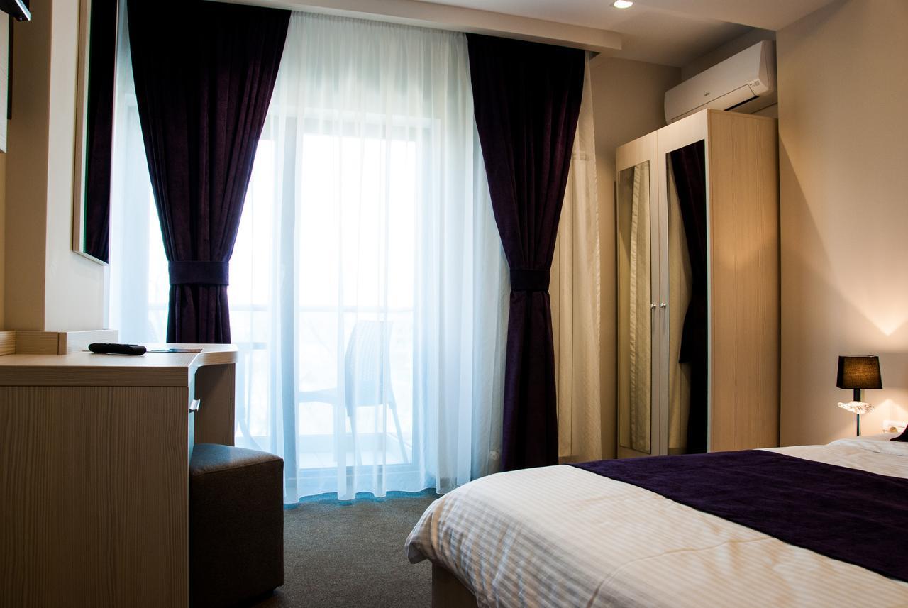 Hotel Milano Blue Mamaja Zewnętrze zdjęcie